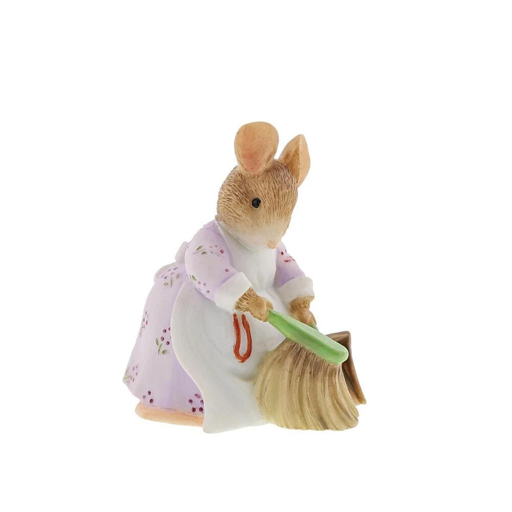 Beatrix Potter Figurine - Hunca Munca Brush And Dustpan 4 Beatrix Potter Figurine - Hunca Munca Brush And Dustpan - Image 2