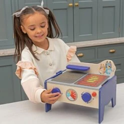 Bluey Wooden BBQ & Salad Set -Disney BLU247C 6