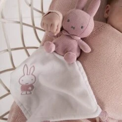 Miffy Ribbed - Miffy Cuddle Blanket Pink -Disney MF614 3