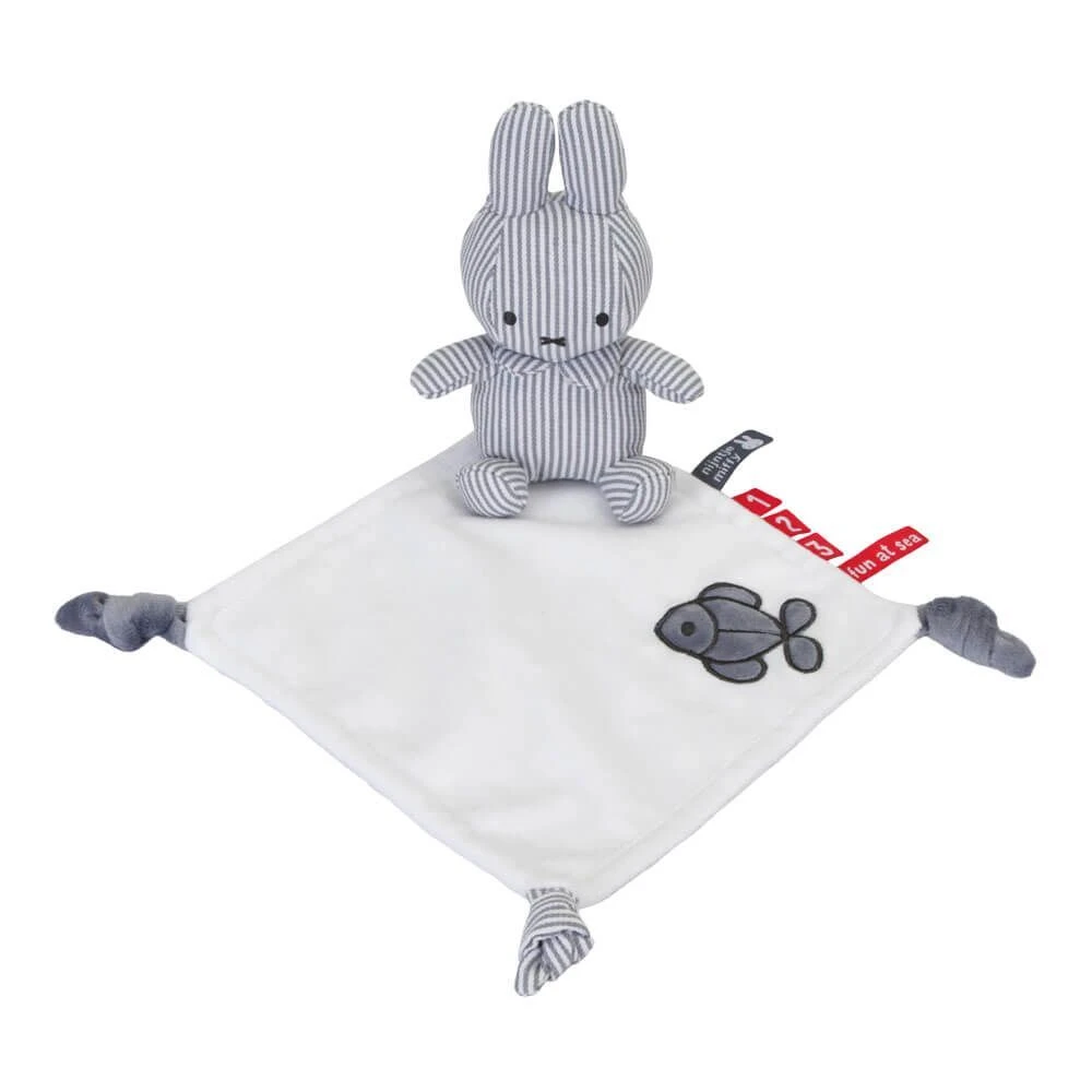 Miffy Fun At The Sea - Miffy Cuddle Blanket 4 Miffy Fun At The Sea - Miffy Cuddle Blanket - Image 2