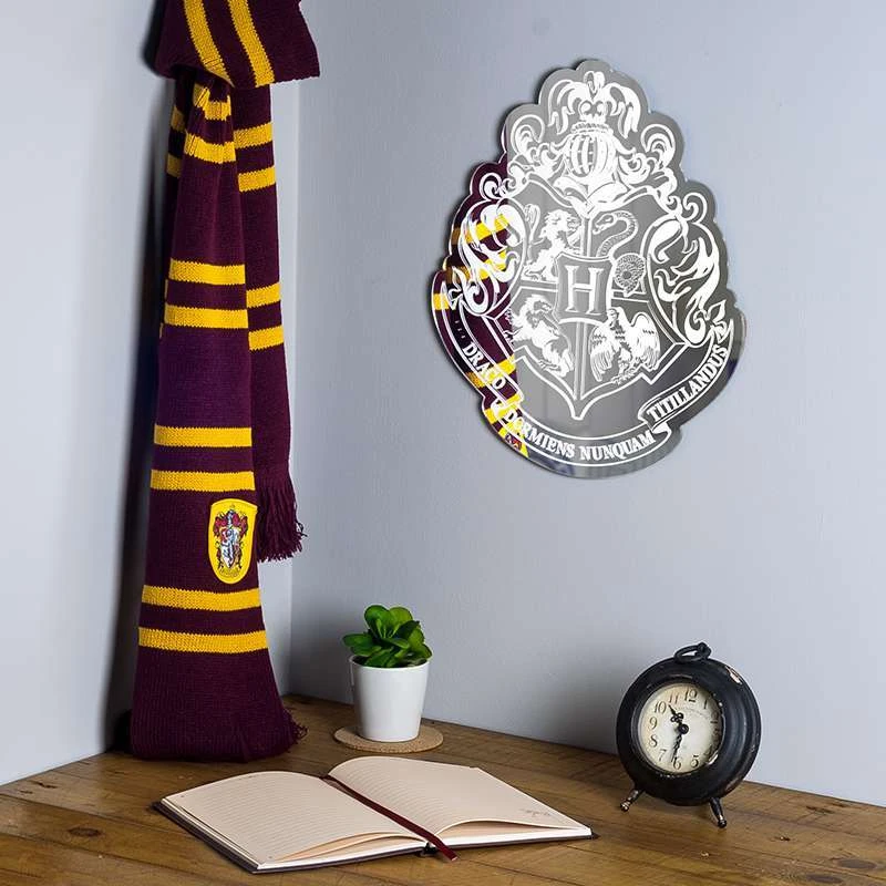 Paladone Harry Potter - Hogwarts Crest Mirror 5 Paladone Harry Potter - Hogwarts Crest Mirror - Image 3